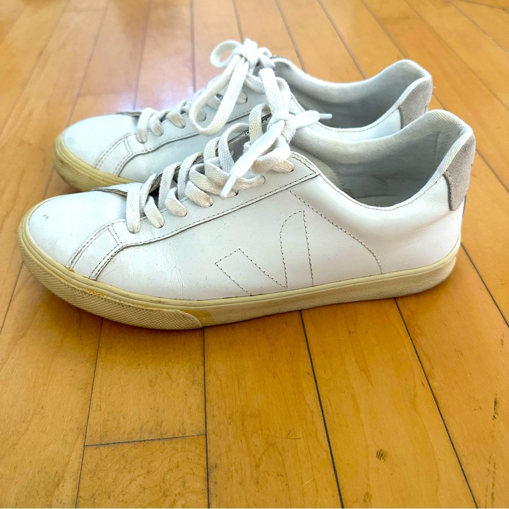 Veja White Sneakers • Women’s 8